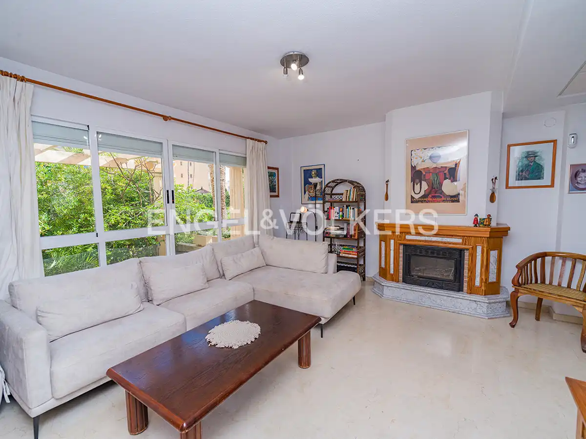 Terraced house with balcony for sale in Carrer dels Alguers 4, imagen 8