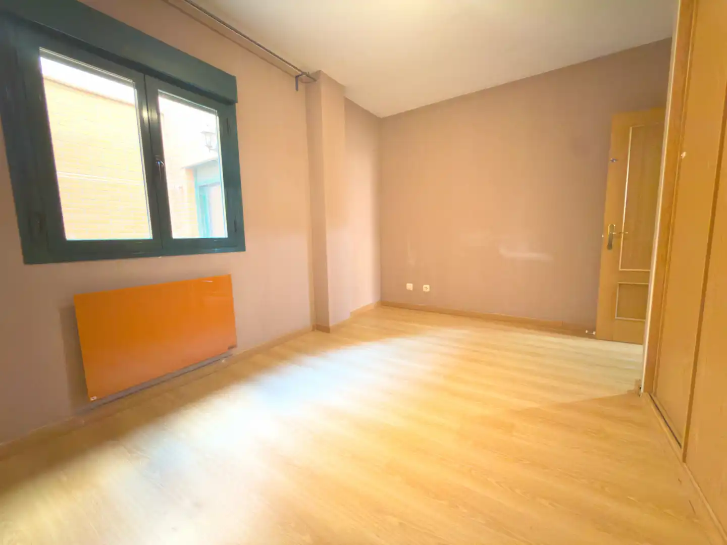 Bedroom of Flat for sale in Casarrubios del Monte  with Heating and Parquet flooring