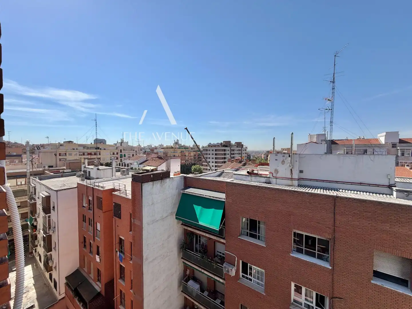 Außenansicht von Wohnung zum Verkauf in Madrid mit Klimaanlage und Heizung