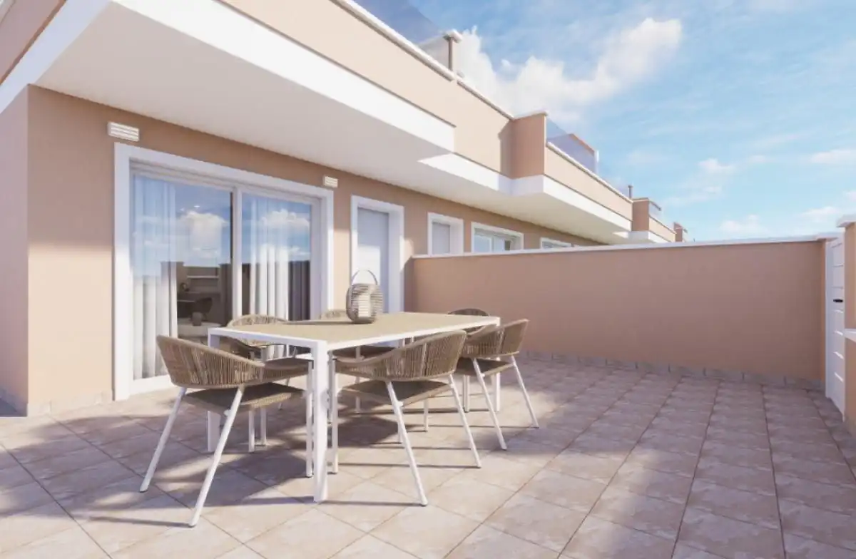 Adosado con piscina en venta en Pilar de la Horadada ciudad