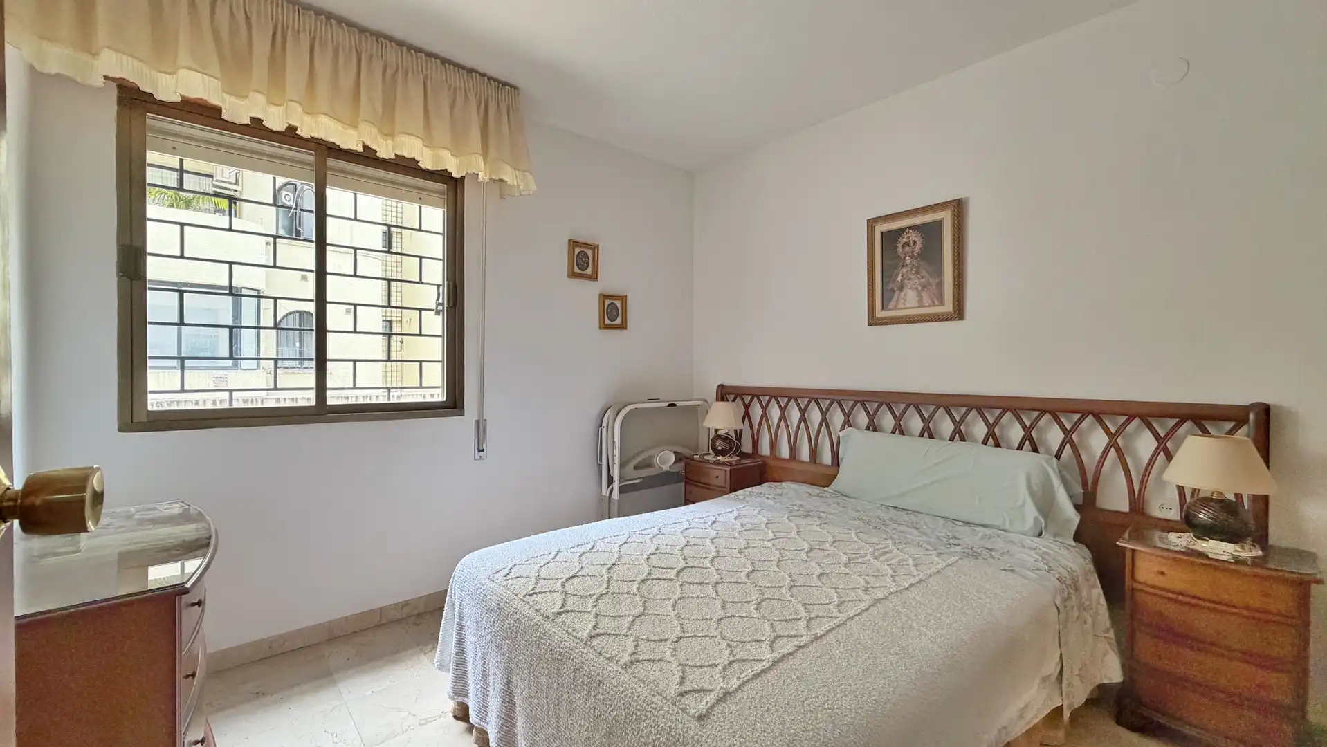 Bedroom of Flat for sale in Marbella  with Terrace, Oven and Washing machine