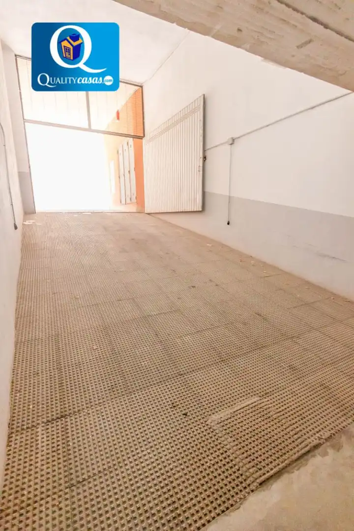 Parking de Casa adosada en venta en Crevillent con Aire acondicionado, Terraza y Trastero