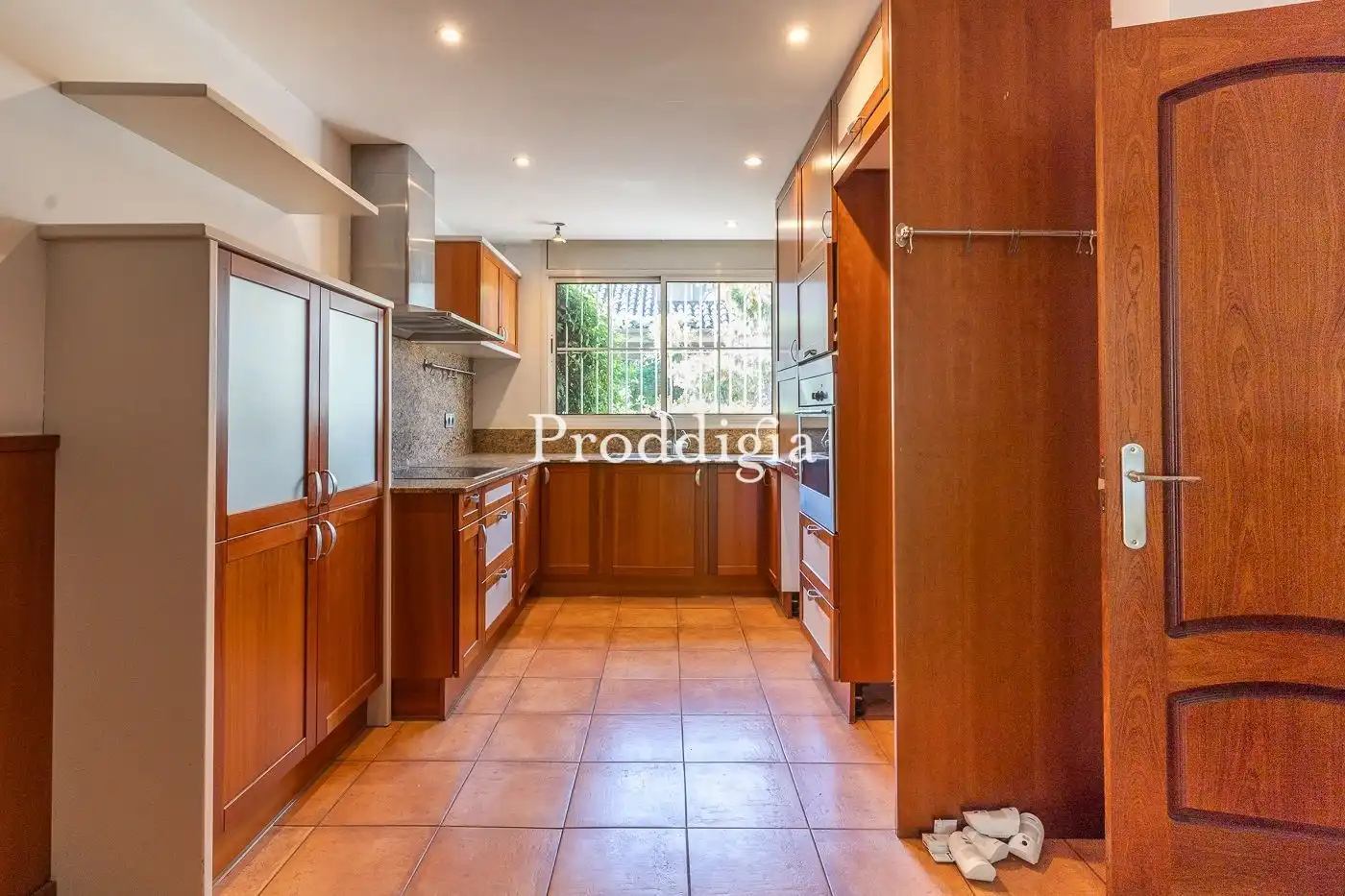 Cocina de Casa adosada de alquiler en Sant Cugat del Vallès con Aire acondicionado, Calefacción y Terraza