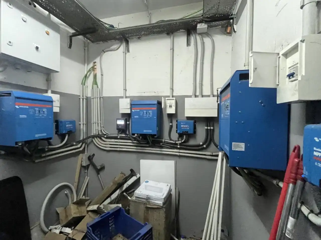 Nau industrial en venda a Carrer Can Roca, Nucli Urbà