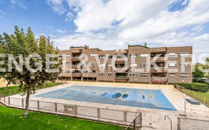 Swimming pool of Flat for sale in  Madrid Capital  with Terrace