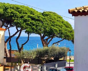 Vista exterior de Casa o xalet en venda en Blanes amb Calefacció, Jardí privat i Terrassa