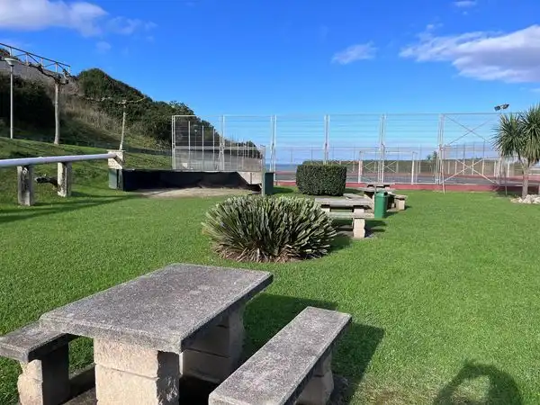Terrasse von Einfamilien-Reihenhaus zum Verkauf in Carreño mit Heizung, Parkett und Terrasse