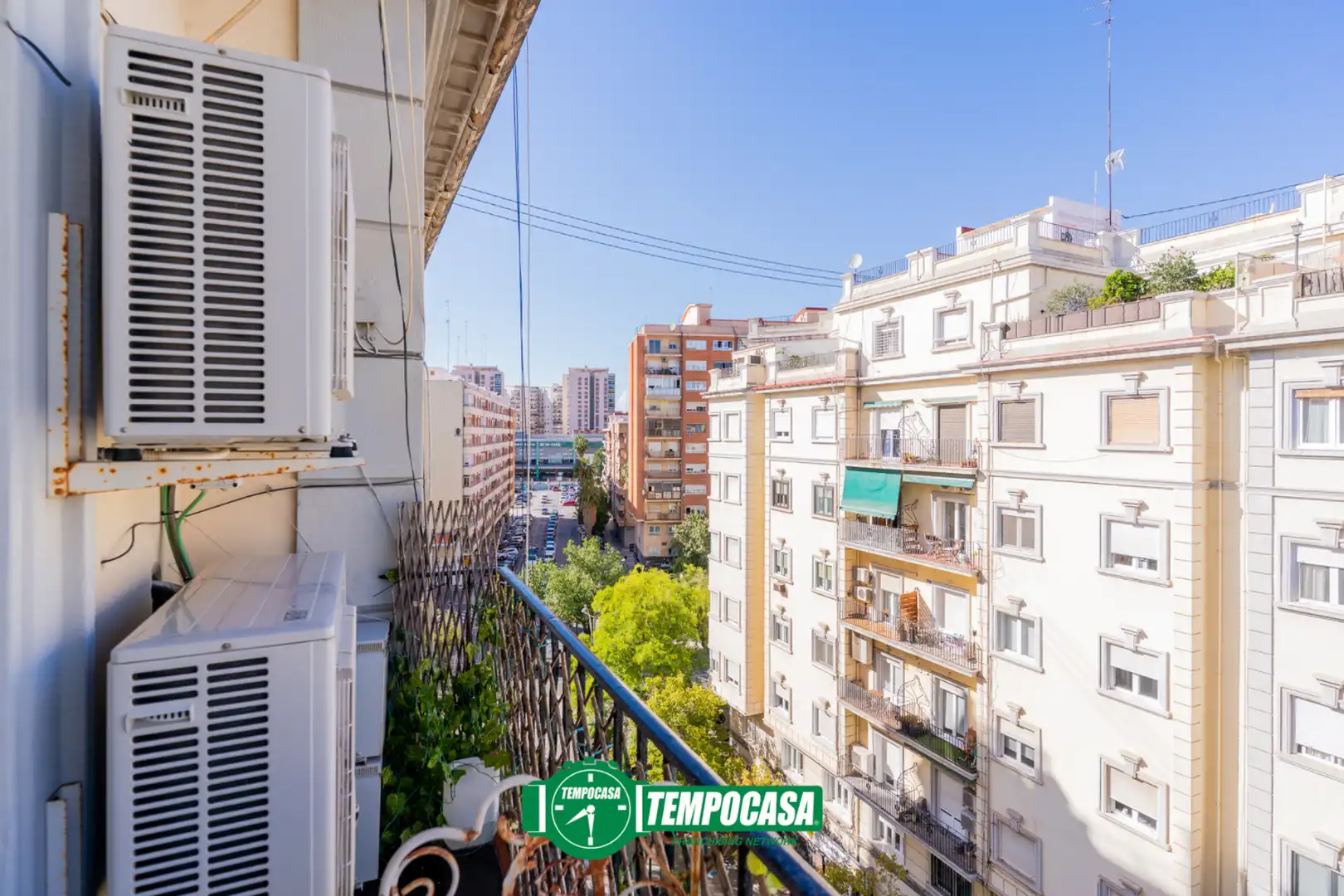 Vista exterior de Pis en venda en Algirós