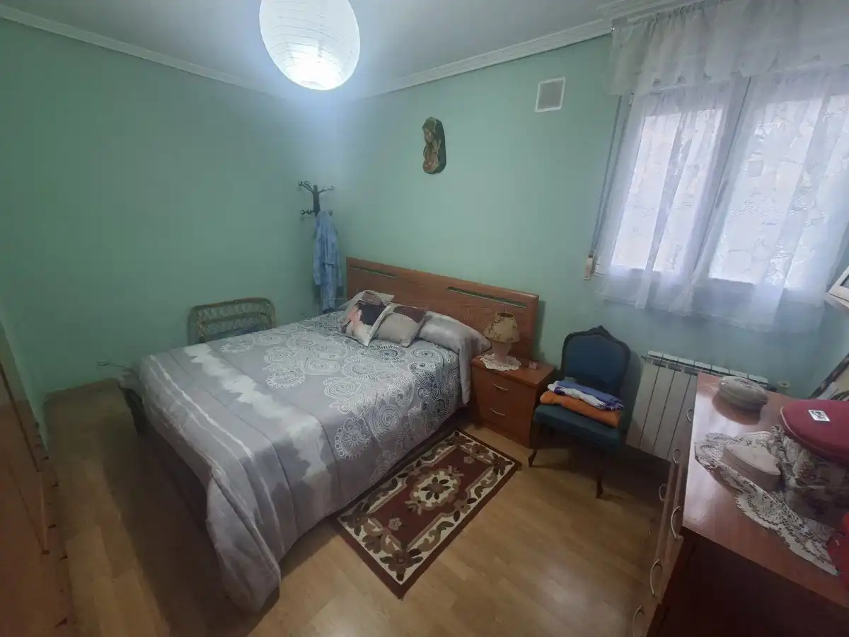 Dormitori de Casa adosada en venda en Vitoria - Gasteiz amb Calefacció, Parquet i Terrassa