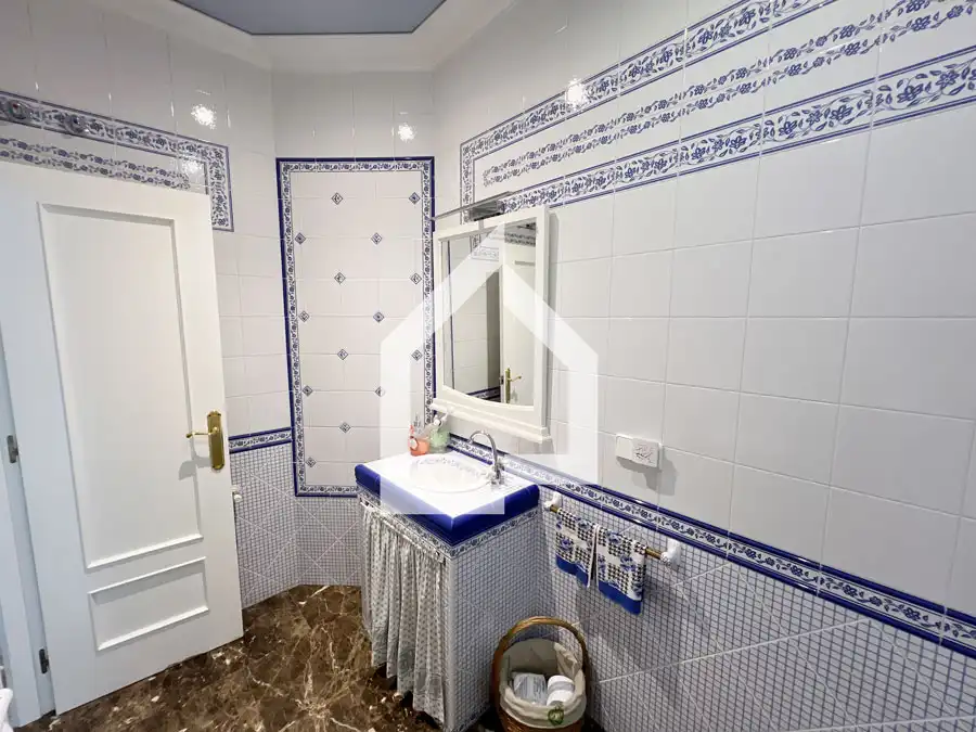Bathroom of Houses for sale in San Vicente del Raspeig / Sant Vicent del Raspeig  with Air Conditioner, Heating and Private garden