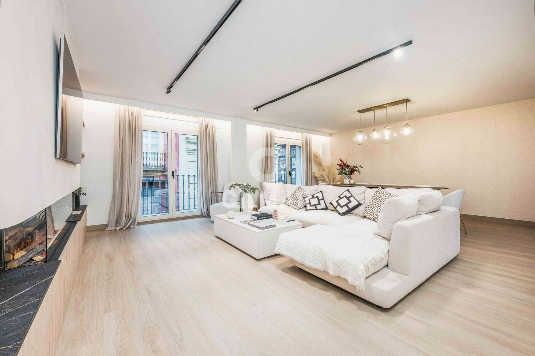 Living room of Flat for sale in  Sevilla Capital  with Heating and Storage room