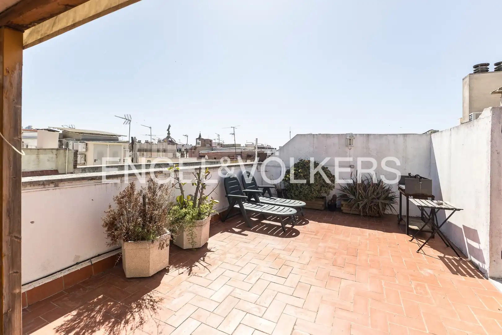 Terrasse von Dachboden zum Verkauf in Barcelona mit Klimaanlage, Heizung und Balkon