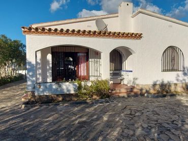 Casa amb jardí en venda a Cala llarga 33