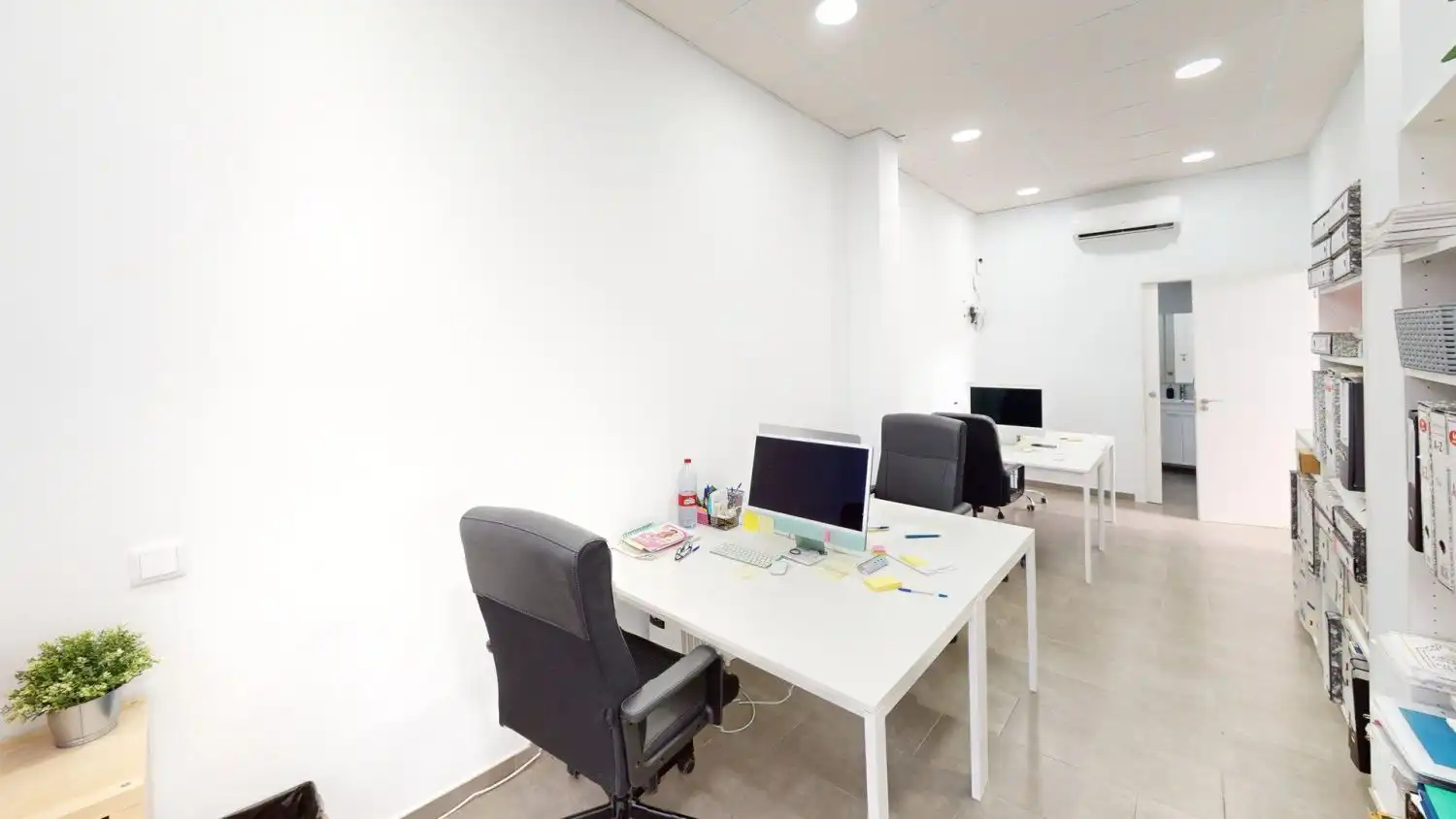 Commercial properties for sale in Sevilla  with Air Conditioner