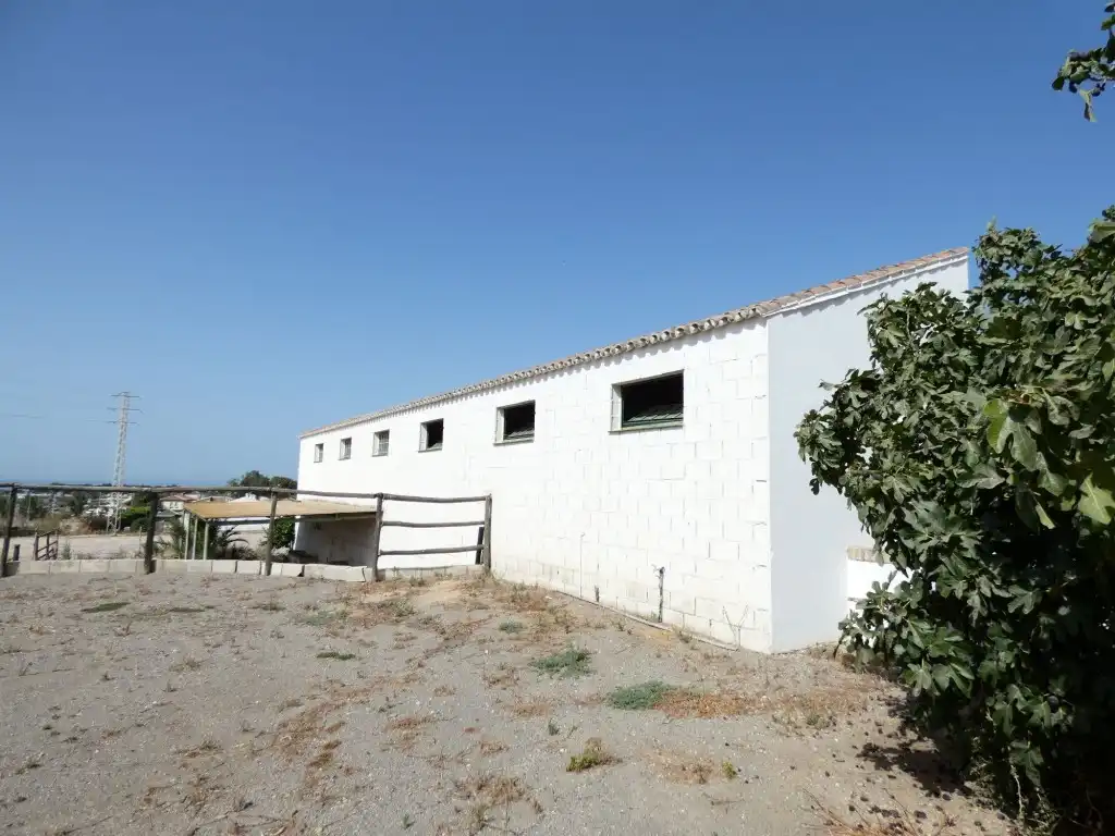 Country homes for sale in Almayate