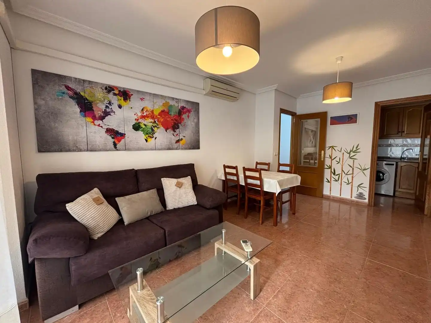 Wohnzimmer von Wohnung zur Miete in Torrevieja mit Klimaanlage, Heizung und Terrasse