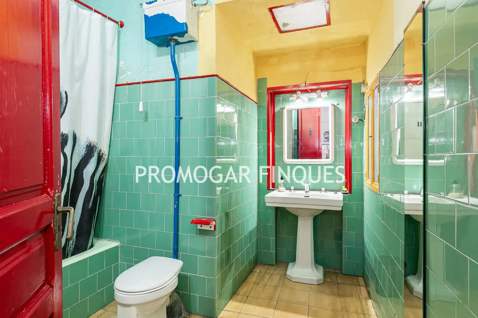 Bathroom of Houses for sale in Sant Feliu de Llobregat  with Terrace