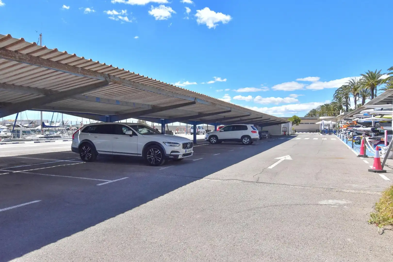 Aparcament de Planta baixa de lloguer en La Pobla de Farnals amb Aire condicionat, Moblat i Piscina comunitària