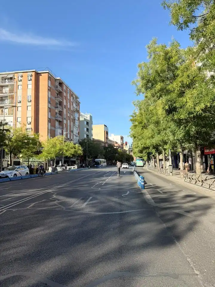 Außenansicht von Erdgeschoss zum Verkauf in Madrid mit Heizung