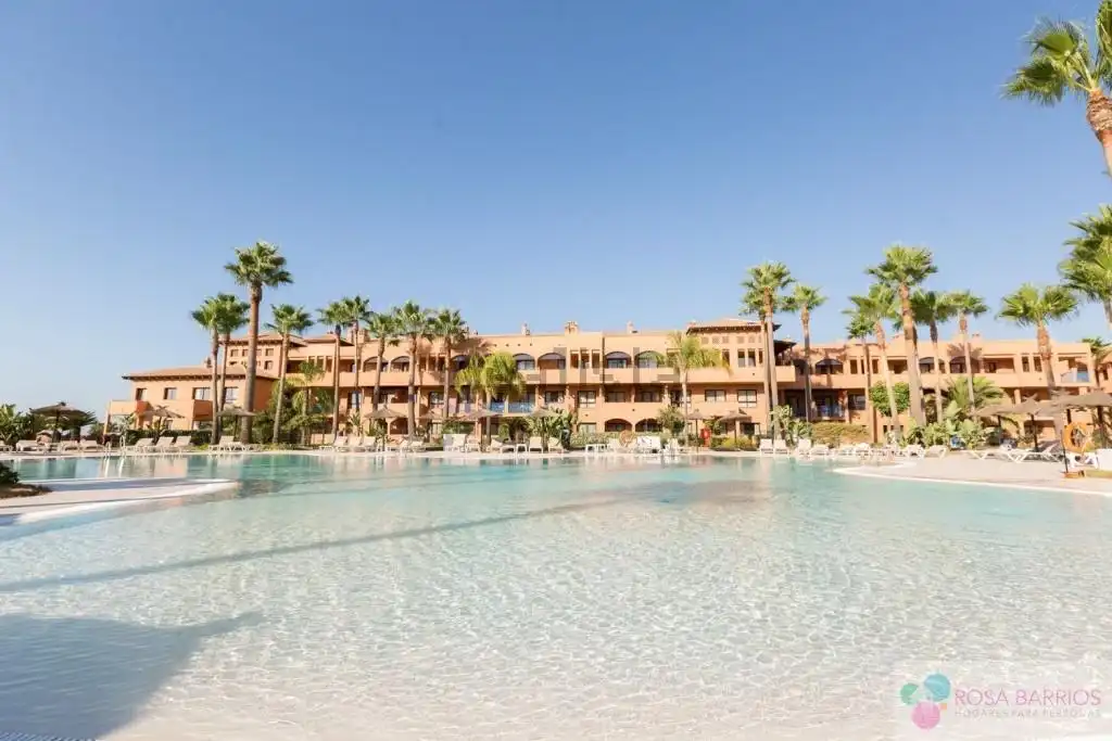 Vista exterior de Apartamento en venta en Benahavís con Aire acondicionado, Terraza y Amueblado