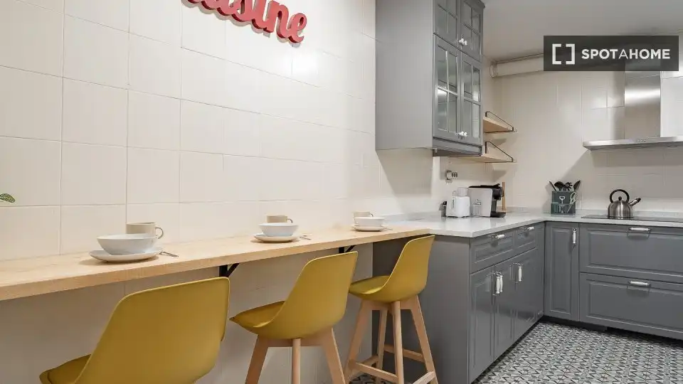 Room in Centre - Estació