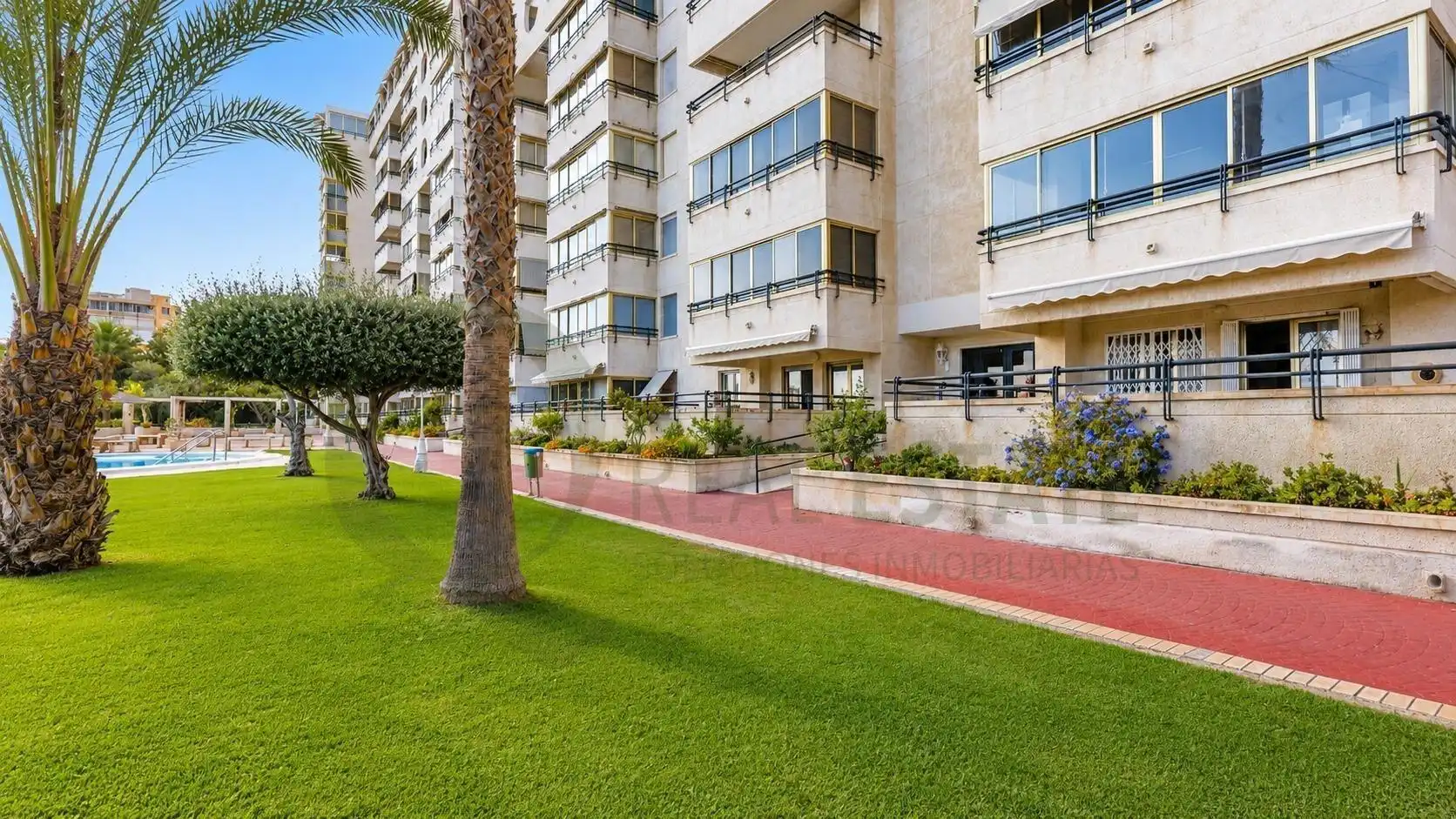 Außenansicht von Wohnung zur Miete in El Campello mit Heizung, Privatgarten und Terrasse