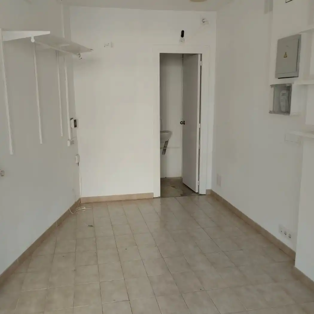 Local comercial en venta en Eixample, imagen 3