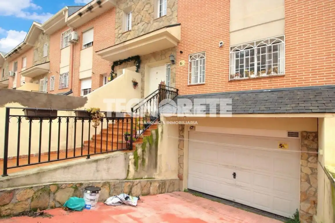 Casa adosada en venta en Calle Zurbarán, Las Ventas de Retamosa