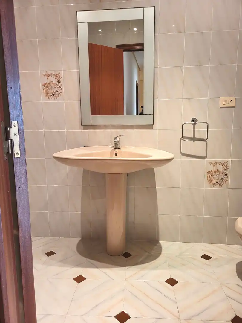 Bathroom of Flat for sale in Castellnovo  with Terrace, Storage room and Oven