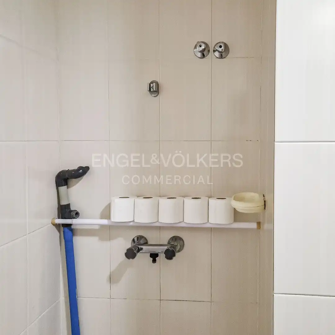 Bathroom of Industrial buildings for sale in Terrassa