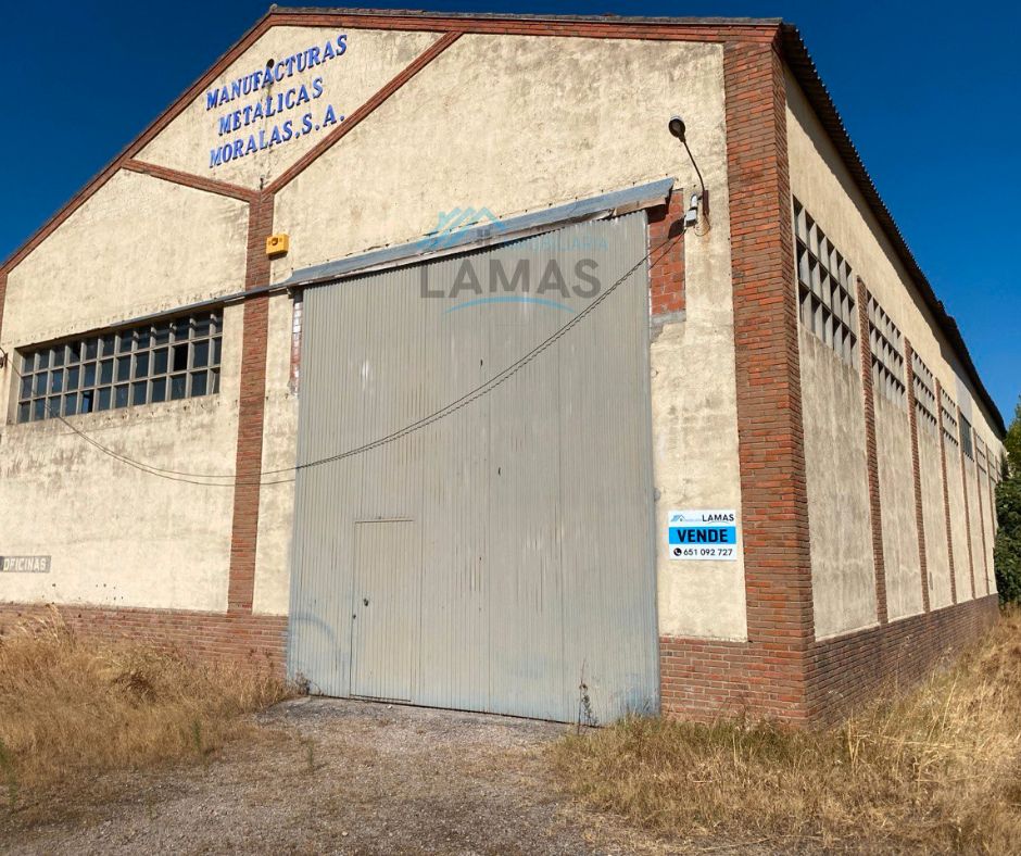 Exterior view of Industrial buildings for sale in Navalmoral de la Mata