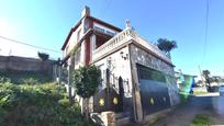 Vista exterior de Casa o xalet en venda en A Coruña Capital  amb Terrassa