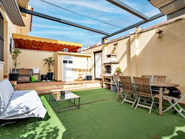 Casa aparellada amb piscina en venda a Cártama pueblo