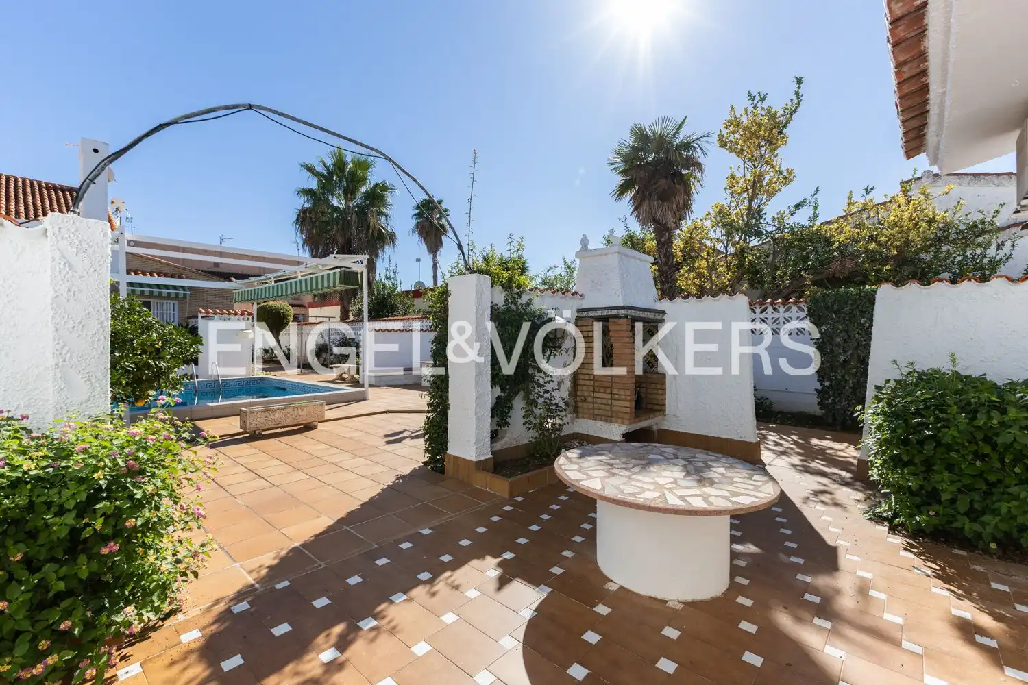 Vista exterior de Casa o xalet en venda en Sagunto / Sagunt amb Aire condicionat, Calefacció i Jardí privat