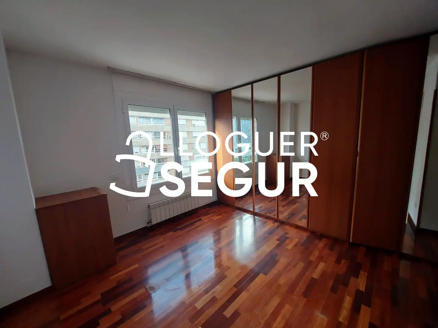 Flat for rent in de Sabino Arana , La Maternitat i Sant Ramon