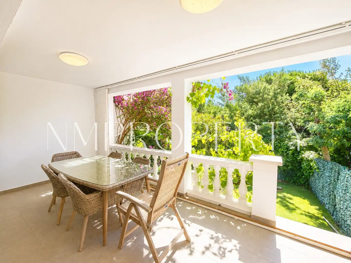 Terrasse von Einfamilien-Reihenhaus zum Verkauf in Castell d'Aro, Platja d'Aro i s'Agaró mit Heizung, Privatgarten und Parkett