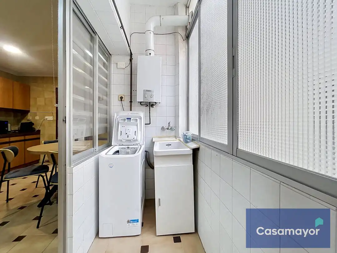 Piso de alquiler en Alicante / Alacant con Aire acondicionado, Calefacción y Balcón