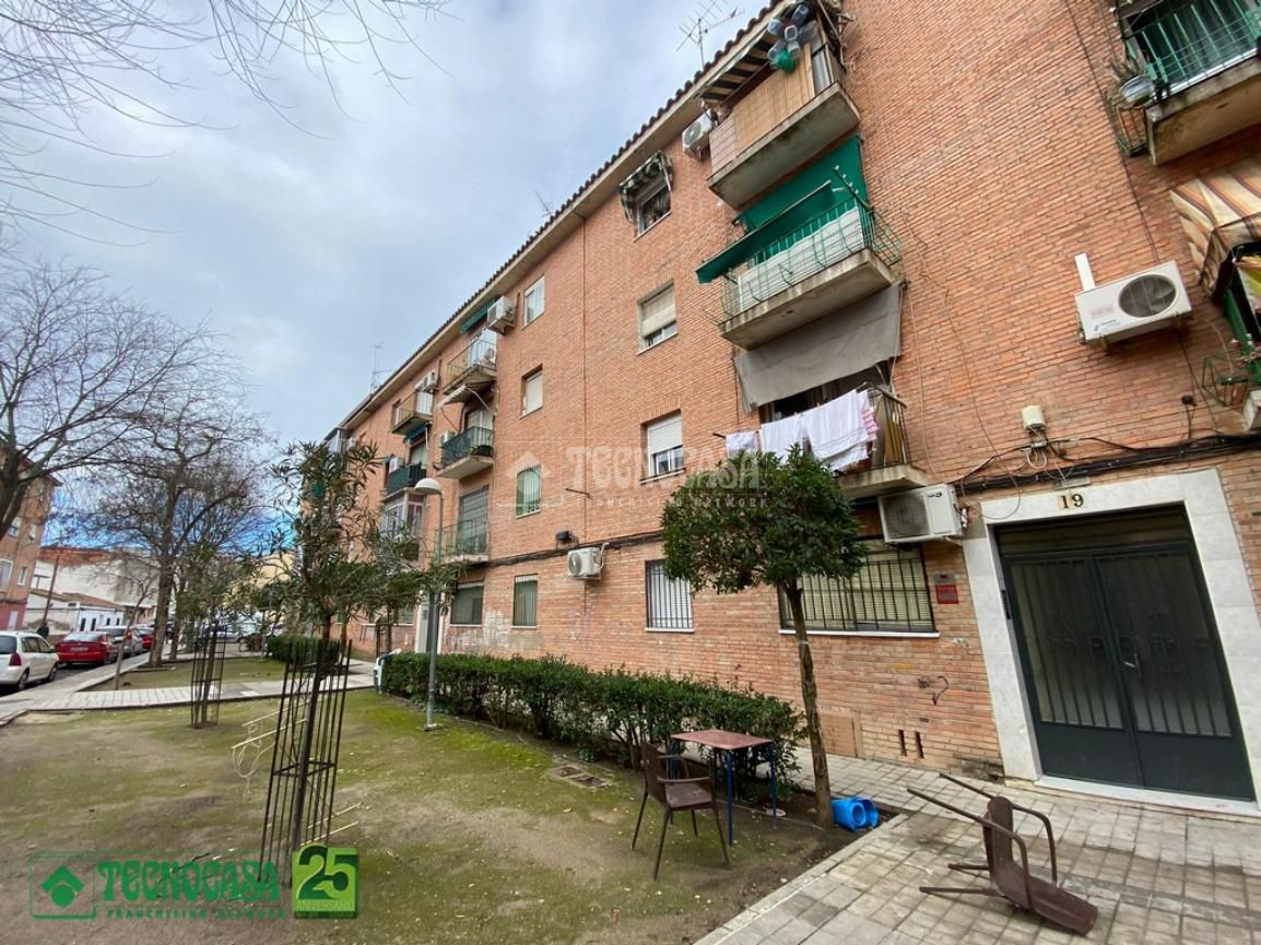 Vista exterior de Pis en venda en Ciudad Real Capital amb Aire condicionat, Calefacció i Moblat