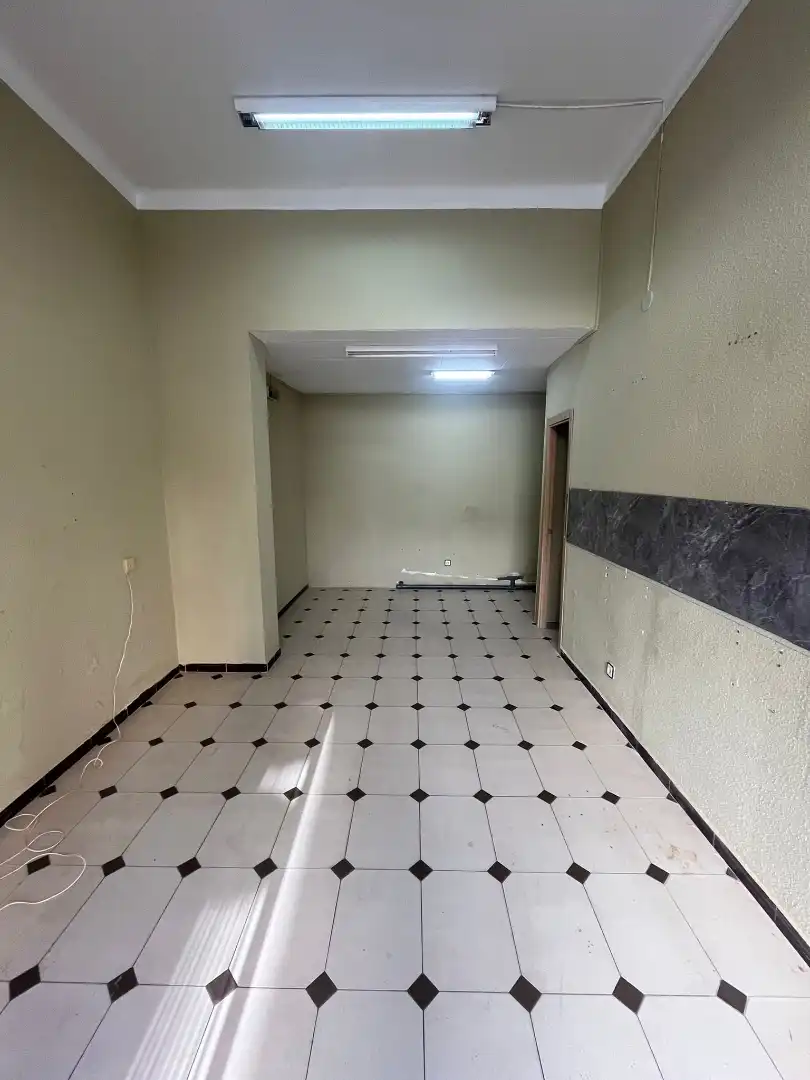 Business premises to rent in Carrer de Sant Isidre 24, imagen 2