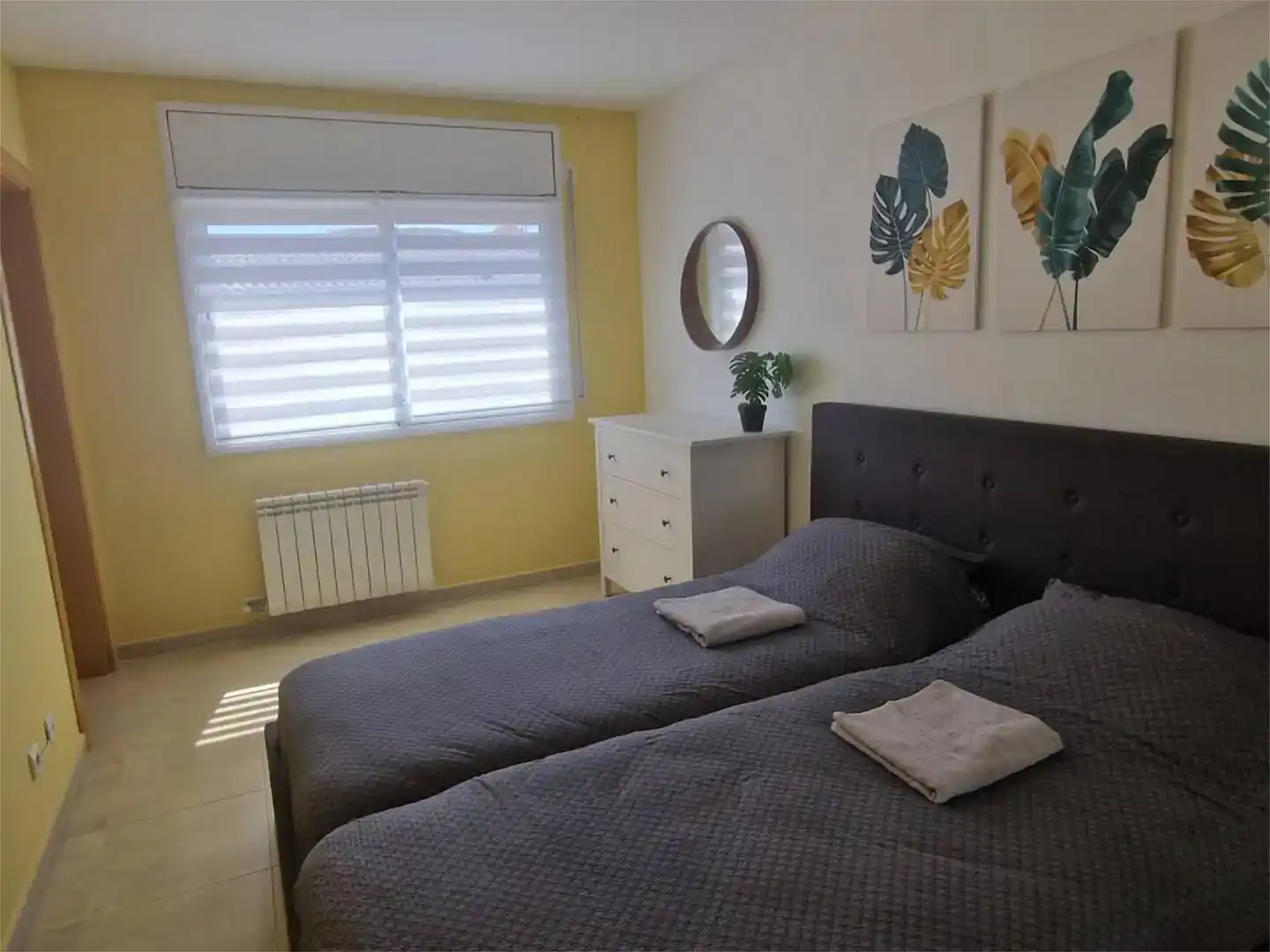 Dormitori de Pis de lloguer en Calafell amb Aire condicionat, Jardí privat i Parquet