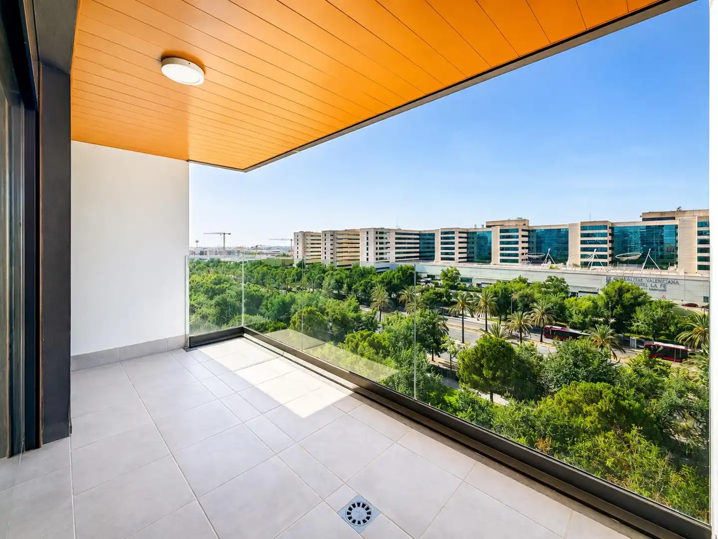 Terrasse von Wohnung zur Miete in Valencia mit Klimaanlage, Terrasse und Balkon