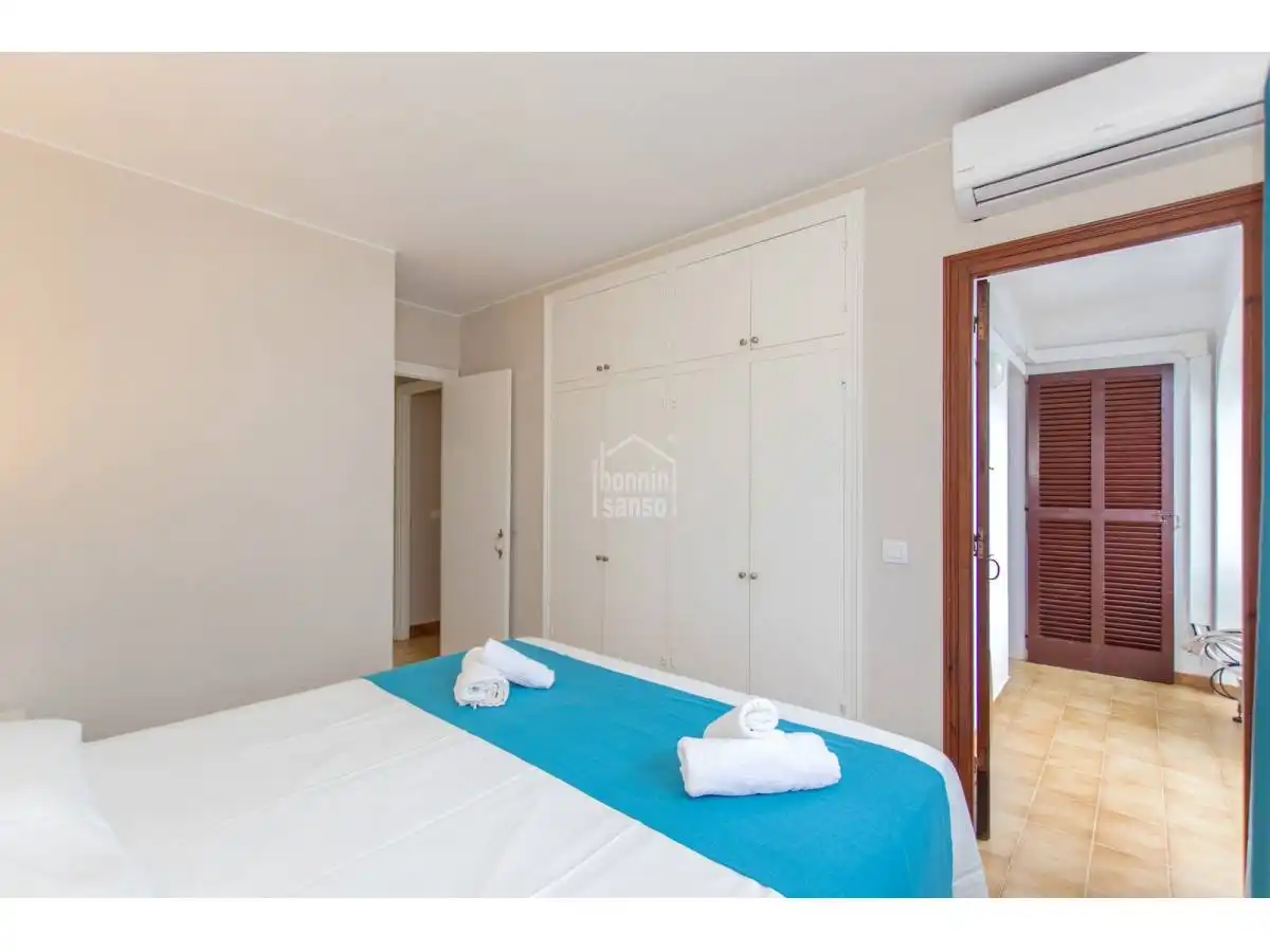 Dormitori de Apartament en venda en Alaior amb Jardí privat, Terrassa i Piscina
