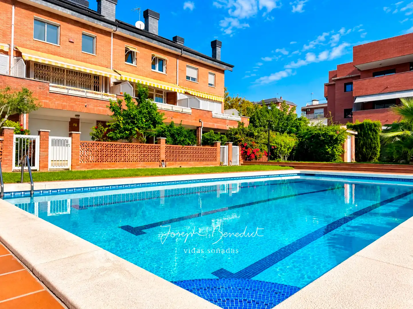 Piscina de Casa o chalet en venta en Castelldefels con Aire acondicionado, Calefacción y Jardín privado