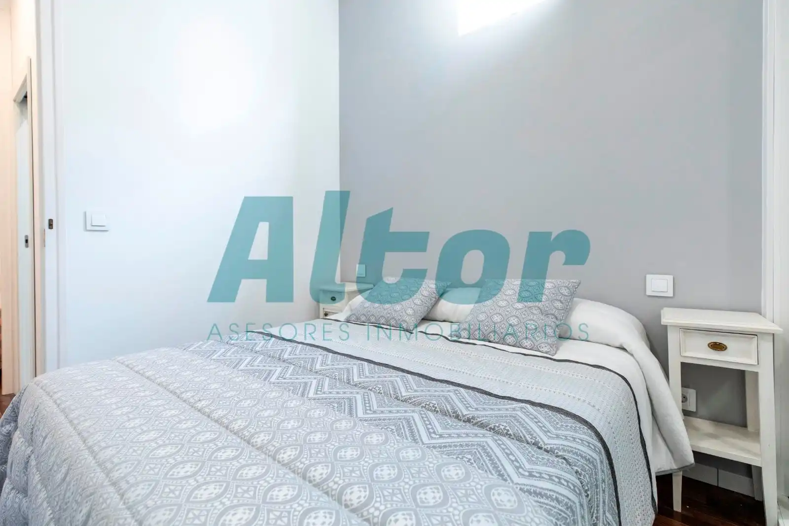 Piso en venta en DEL PRADO, Cortes - Huertas