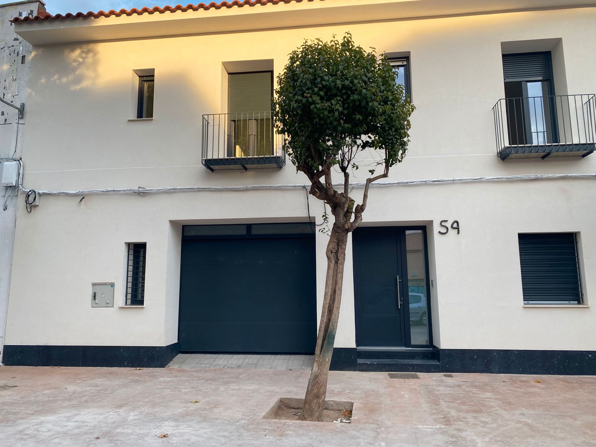 Vista exterior de Casa o xalet en venda en Alcázar de San Juan amb Jardí privat, Terrassa i Piscina