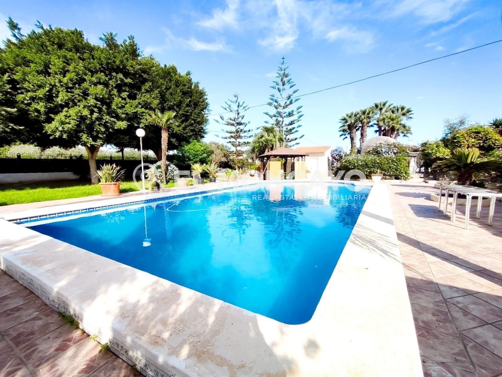 Piscina de Casa o chalet en venta en Elche / Elx con Aire acondicionado, Calefacción y Jardín privado