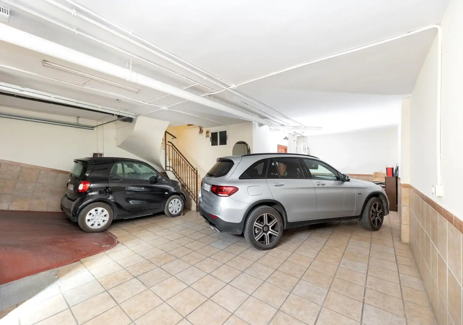Parking de Casa adosada en venta en Granada con Calefacción