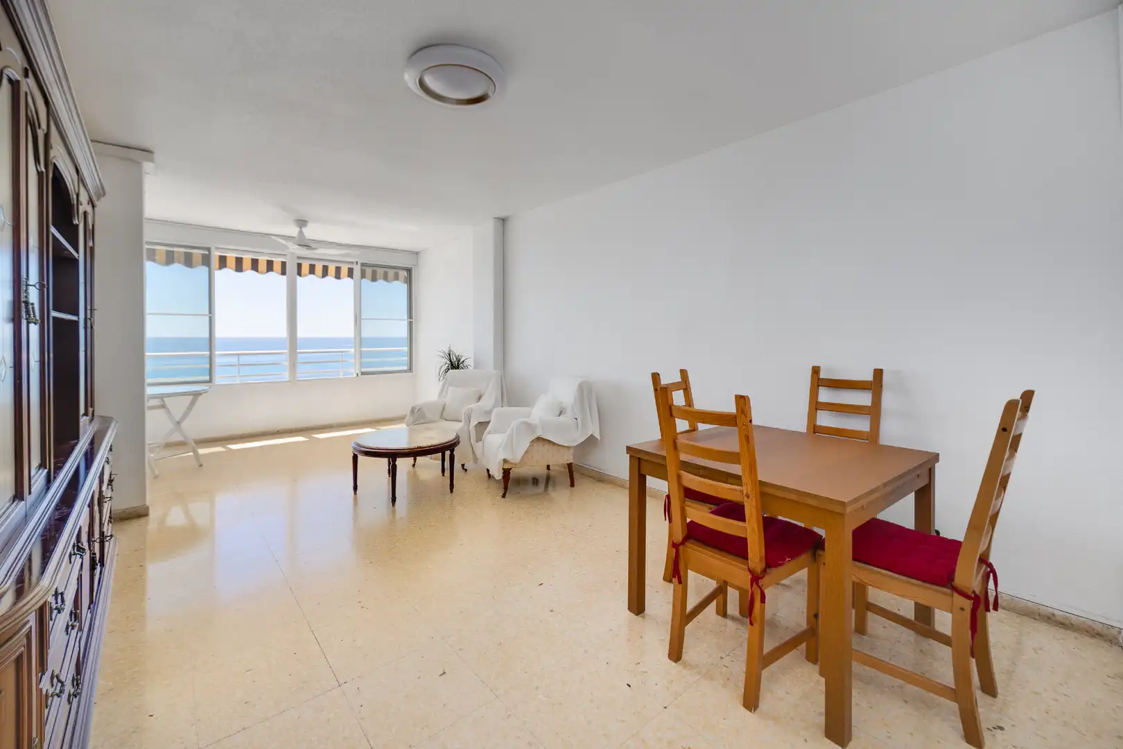 Comedor de Piso en venta en El Campello con Aire acondicionado, Trastero y Piscina comunitaria