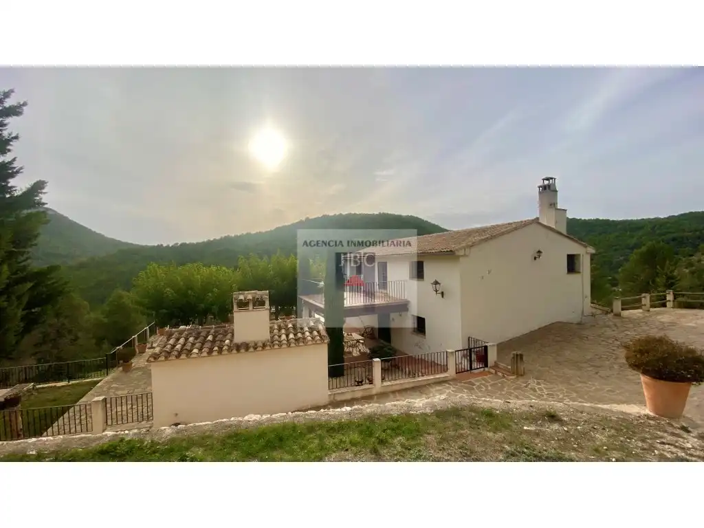 Vista exterior de Finca rústica en venda en Alcoy / Alcoi amb Jardí privat, Traster i Piscina