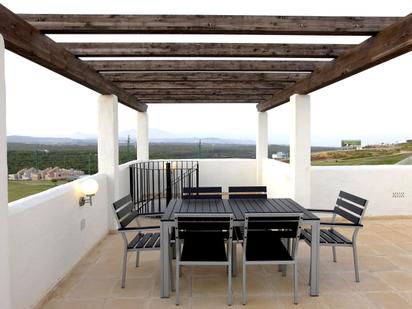 Terrasse von Dachboden zum verkauf in La Alcaidesa mit Klimaanlage, Terrasse und Abstellraum